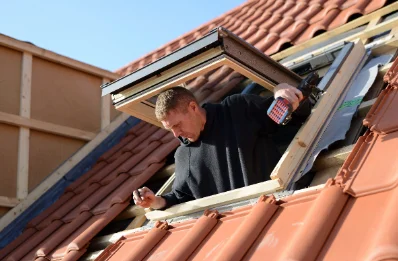 Pose de fenêtres de toit Velux à Chaum